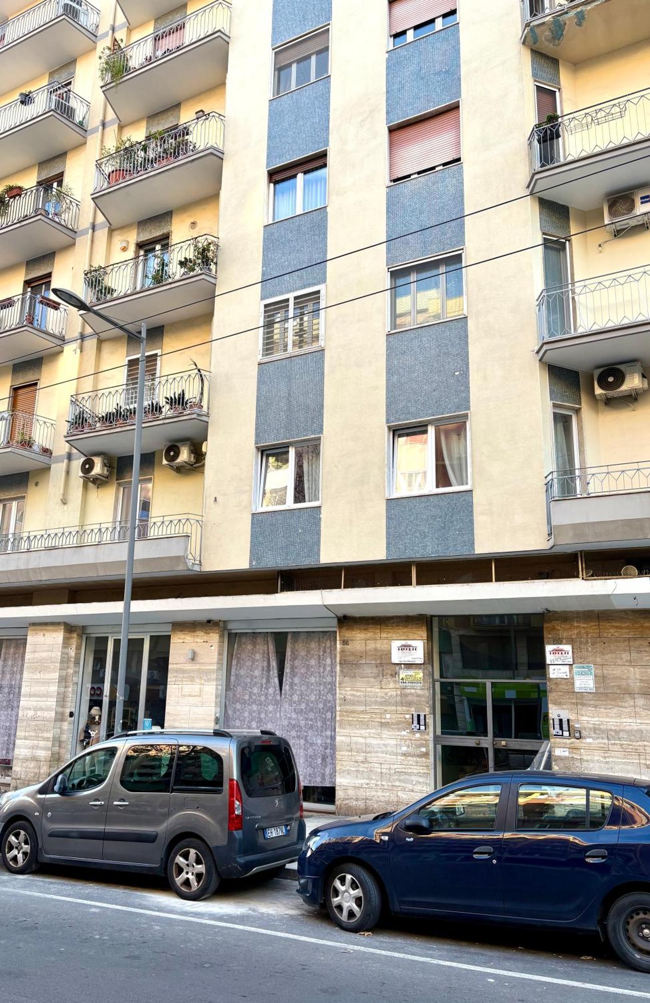 May Flower Central Apartament Bari Bagian luar foto