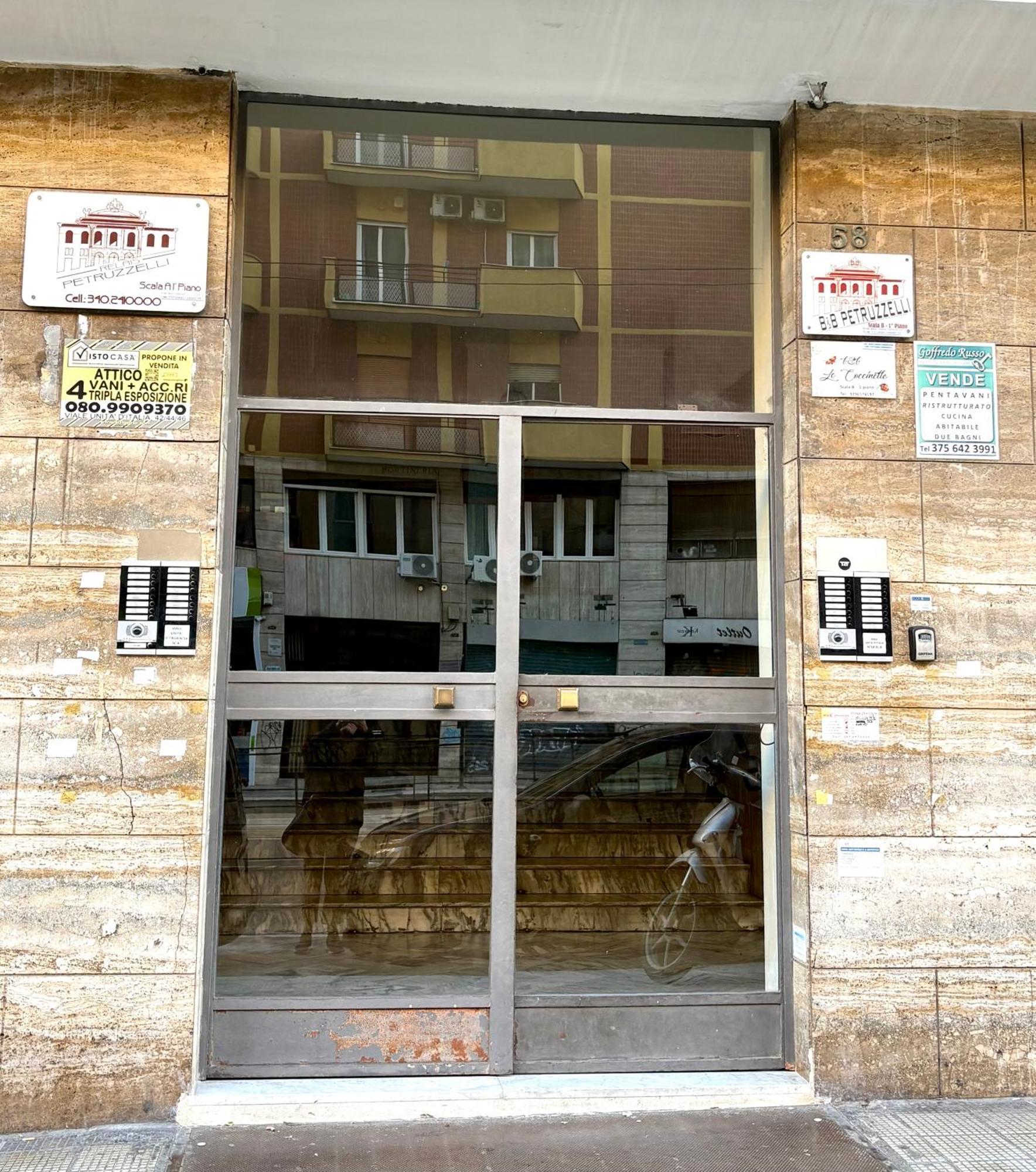 May Flower Central Apartament Bari Bagian luar foto